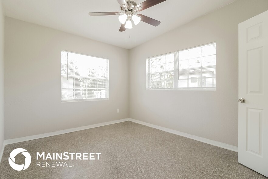 Building Photo - 451 E 6th St