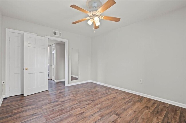 Building Photo - 214 Upham St