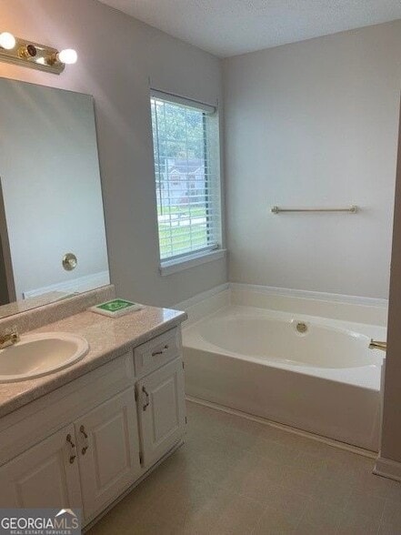 Building Photo - 1109 Mary Lee Ct