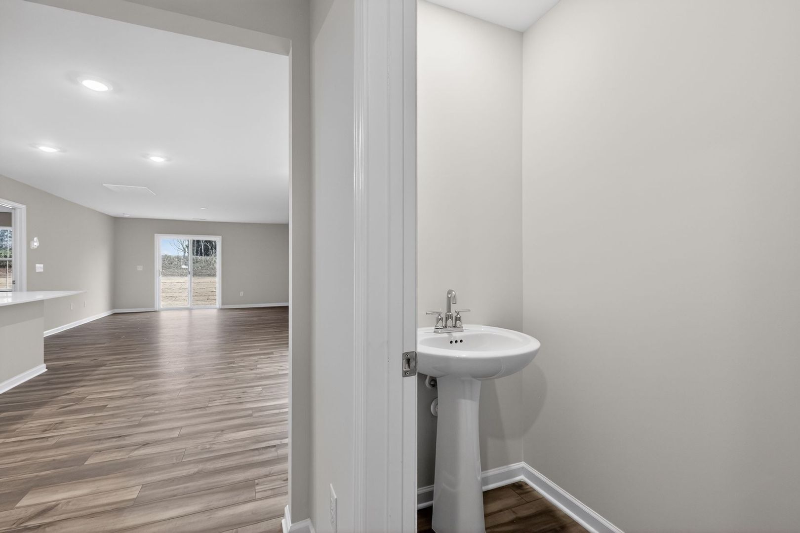 Building Photo - 112 Rock Ave