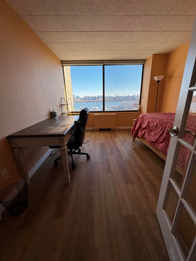 Building Photo - 9060 Palisade Ave