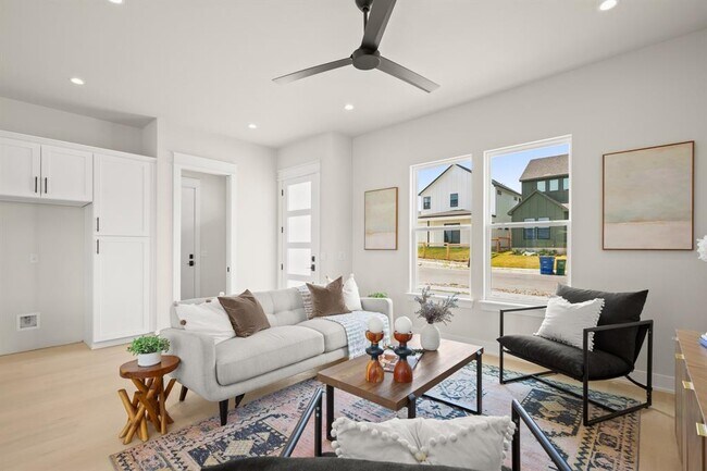 Building Photo - 2720 Bristol Dr