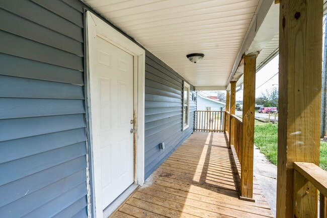 Building Photo - 2 bd for rent