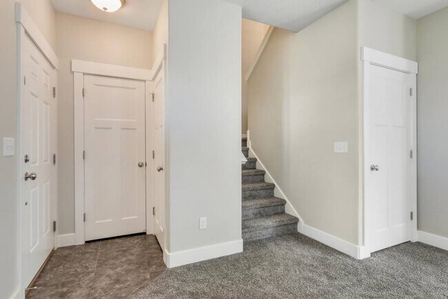 Building Photo - 5032 Bear Trap Dr