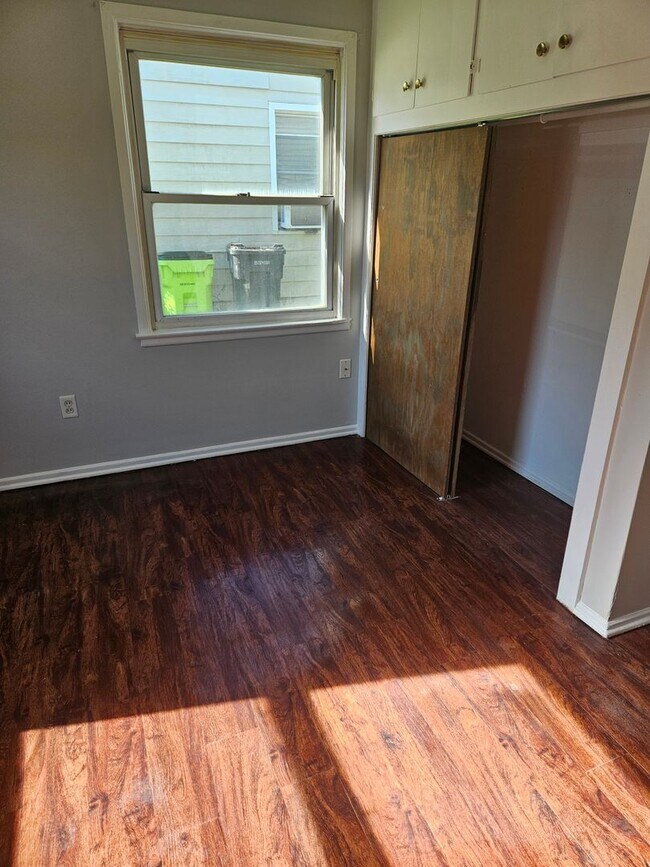 Building Photo - 27261 Woodmont St