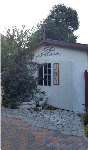 Building Photo - 776 Melody Ln