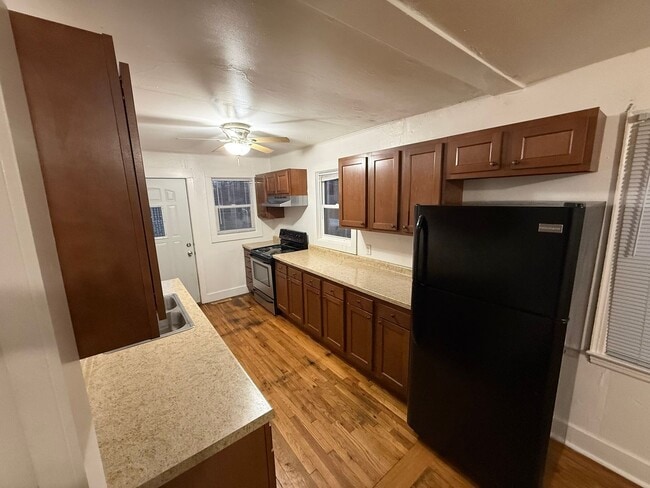 Building Photo - 3315 Valley Dr