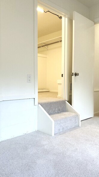 Walk in closet entrance - 626 Main St