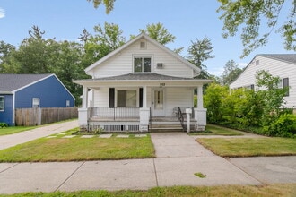 Building Photo - 552 1st Ct