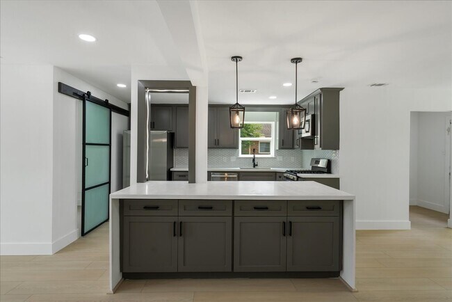 Building Photo - 3234 Cherry Springs Dr