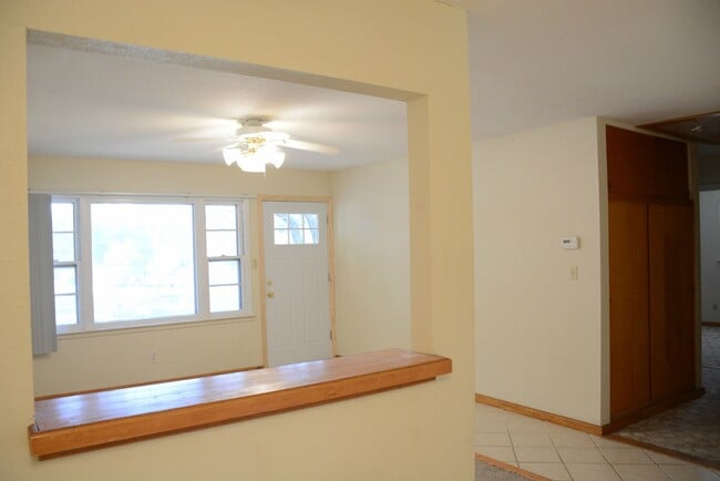 Building Photo - 2035 Tecumseh Rd