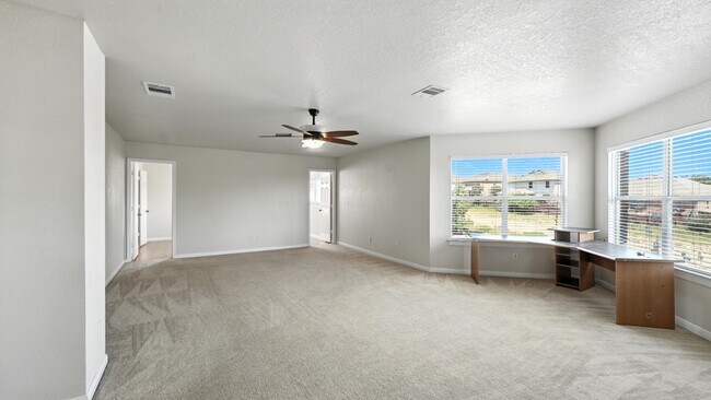 Building Photo - 4527 Summer Fall