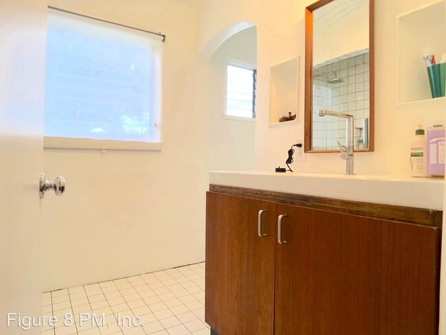 Building Photo - 2 br, 1 bath Apartment - 1947 Hyperion Ave