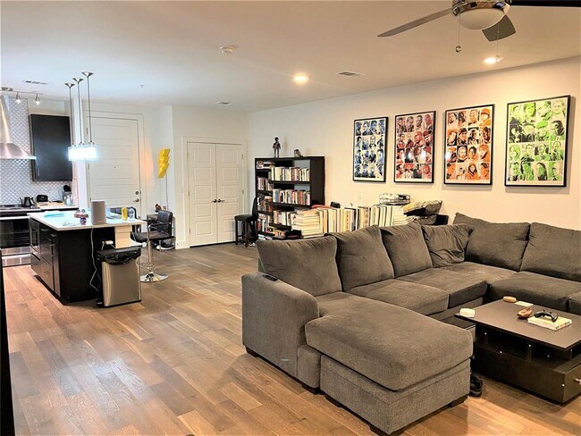 Primary Photo - 1615 E 7th St