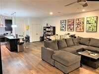 Building Photo - 1615 E 7th St