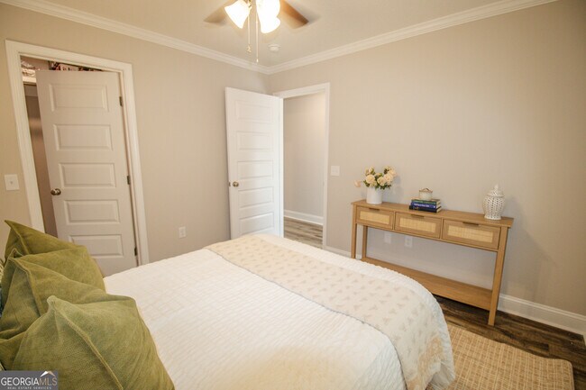 Building Photo - 112 Woodsedge Dr