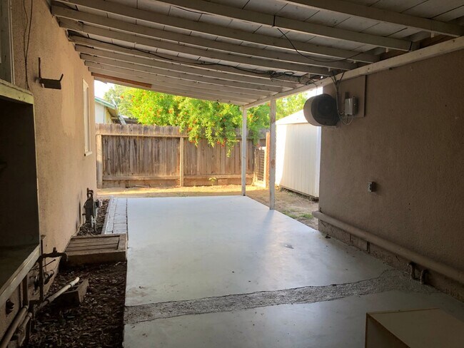 Building Photo - 801 S Bradley St