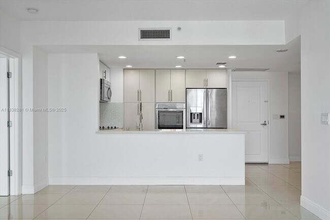 Building Photo - 1250 S Miami Ave