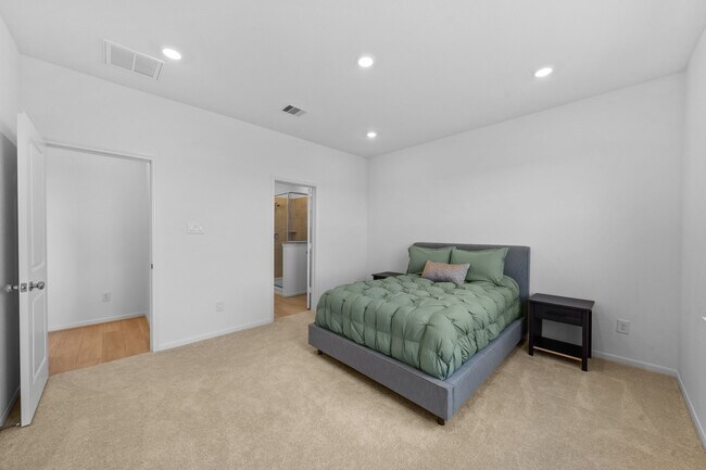 Building Photo - 18006 Lasso Mls Dr