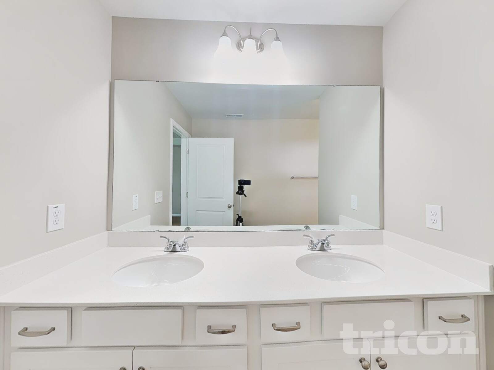 Building Photo - 265 Frst Mdw Ln