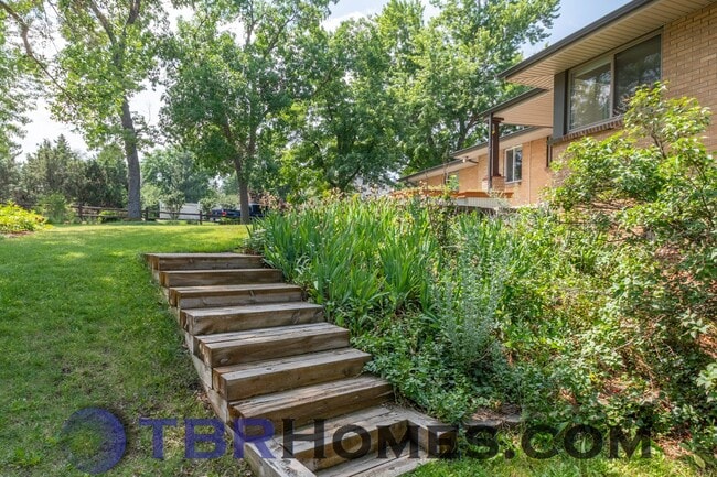 Building Photo - 8635 W Tennessee Pl