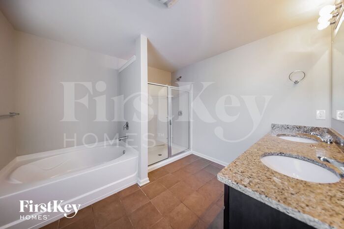 Building Photo - 108 Rosegate Dr