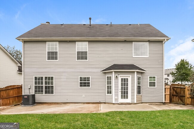 Building Photo - 2560 S Hills