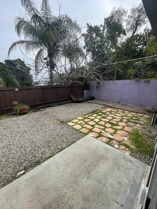 Building Photo - 1419 Allesandro St