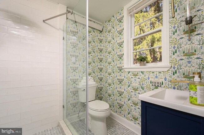 Building Photo - 1385 Woodland Rd