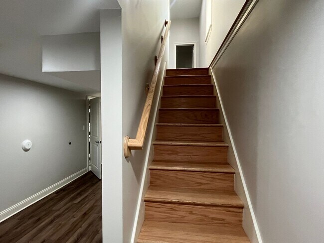 Building Photo - 4459 Swan Ave - Sassafras