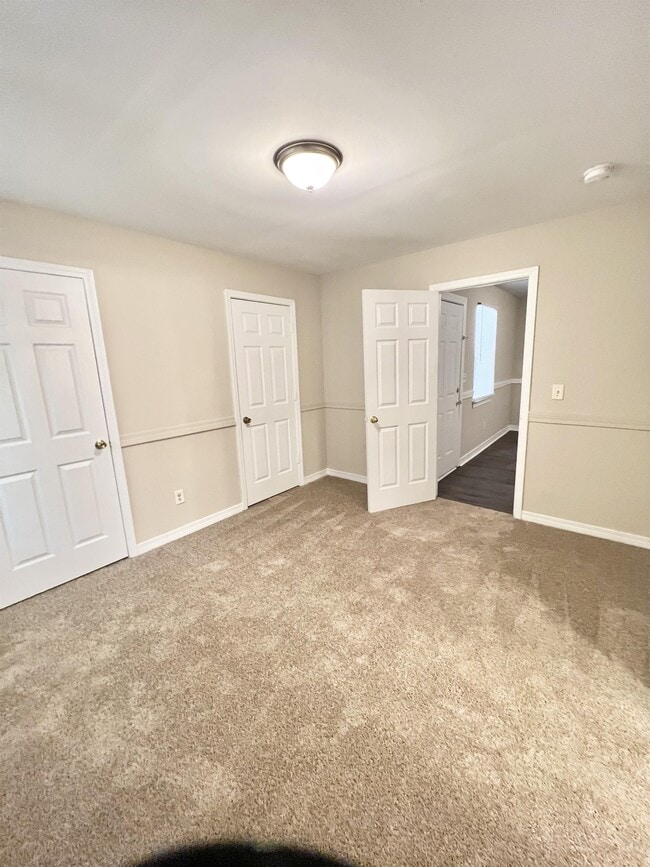 Building Photo - 601 Skyview Dr