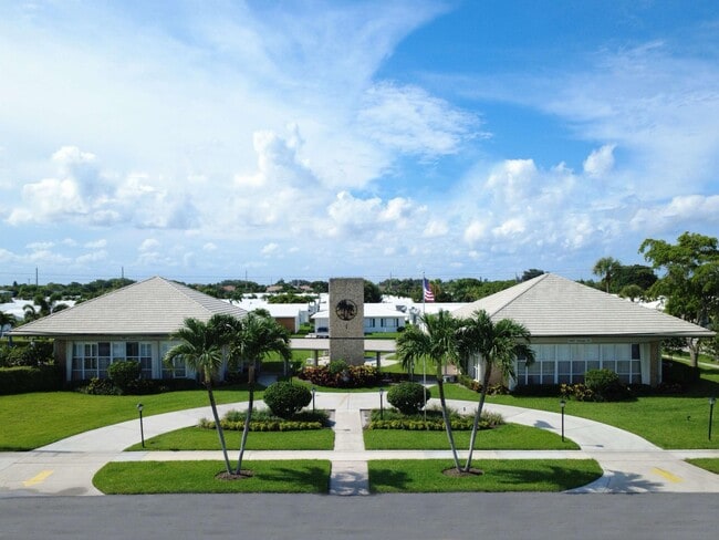 Building Photo - 127 Leisureville Blvd