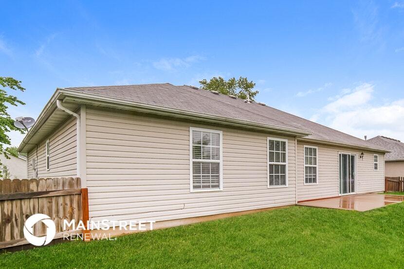 Building Photo - 715 Country Ln