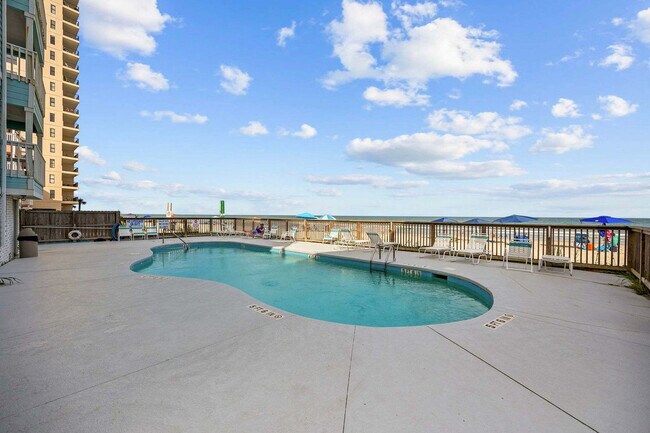 Building Photo - 824 N Waccamaw Dr