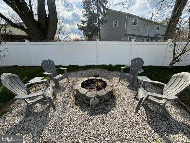 Building Photo - 30 Estate Rd