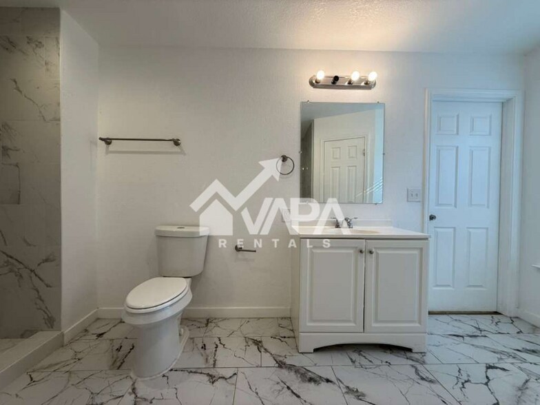 Building Photo - 10038 Raven Field Dr