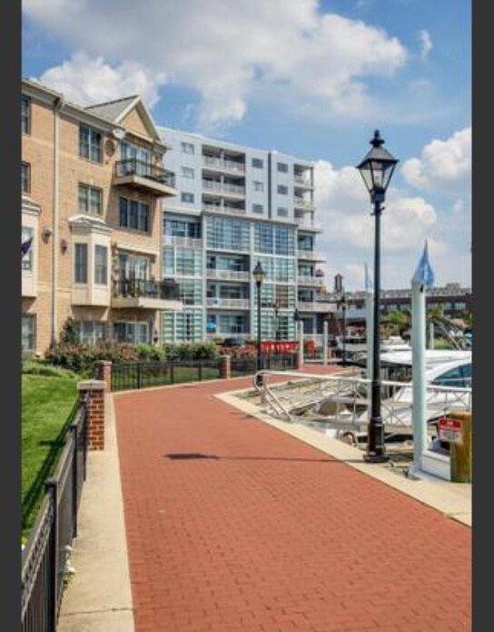 Building Photo - 2772 Lighthouse Pt E