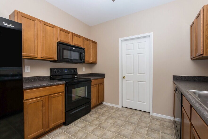 Building Photo - 8941 Chalkstone Rd