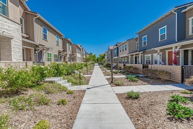 Building Photo - COMING SOON! 3 Bedroom Home in River Village.