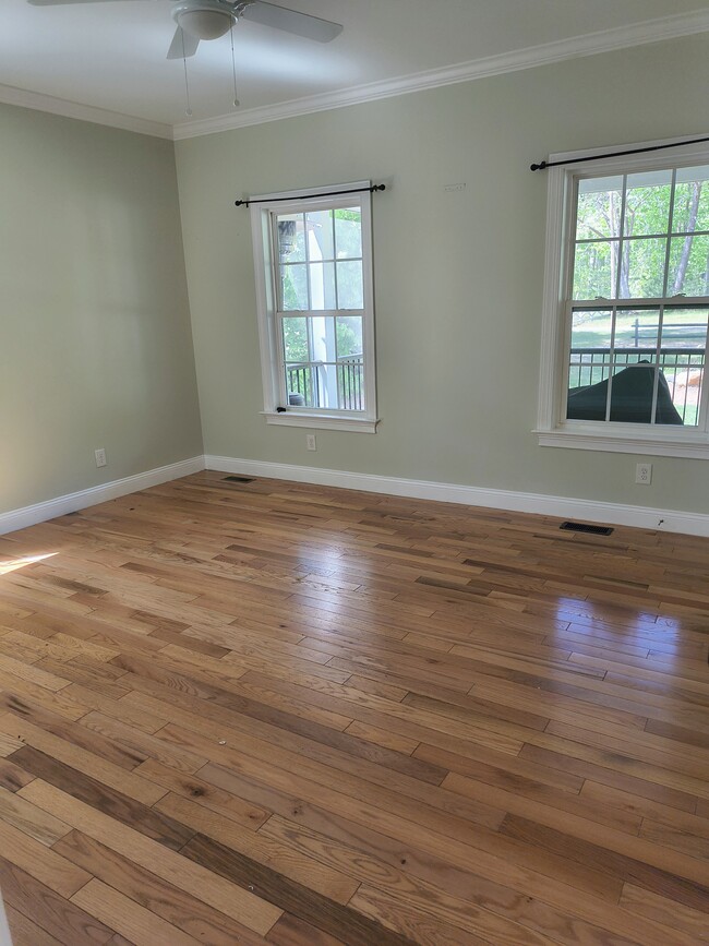 Building Photo - 5195 Old Gray Farm Ln