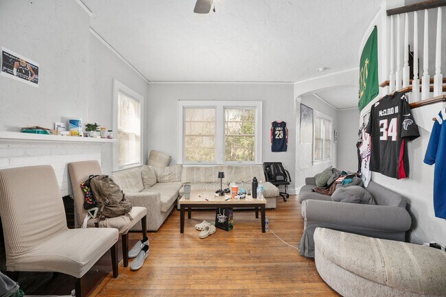 Building Photo - 949 SW 13th St