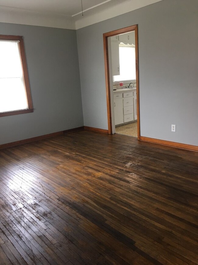 Building Photo - 537 Reed St