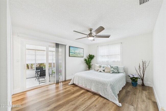 Building Photo - 4035 Oriole Ave