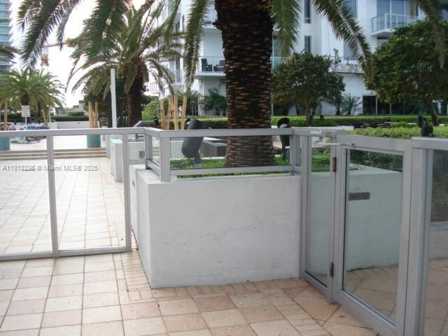 Building Photo - 1060 Brickell Ave