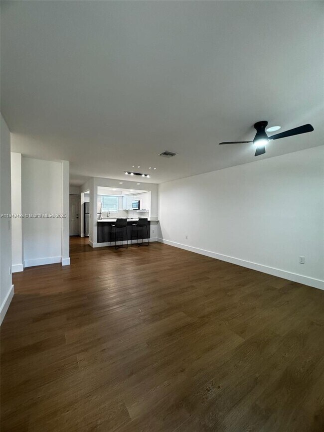 Building Photo - 1460 SW 24th Ct