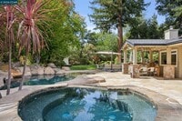 Building Photo - 783 Los Palos Manor
