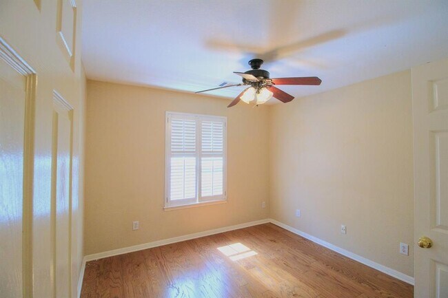 Building Photo - 1619 Pagedale Dr