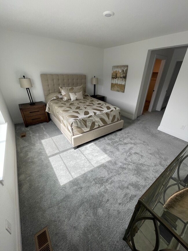 Main bedroom - 1737 Spring Water Pt