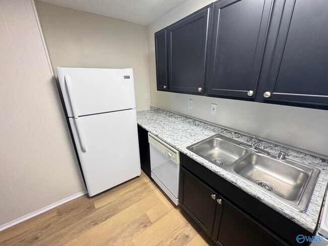 Building Photo - 6622 Willow Pointe Dr NW