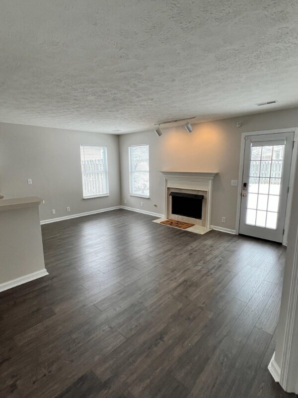 Building Photo - 2809 Summer Hollow Ln